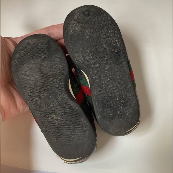 Toddler Boys Gucci Sneakers Logo Embossed Black Leather Red Green Stripe Size 23 - Picture 8 of 11